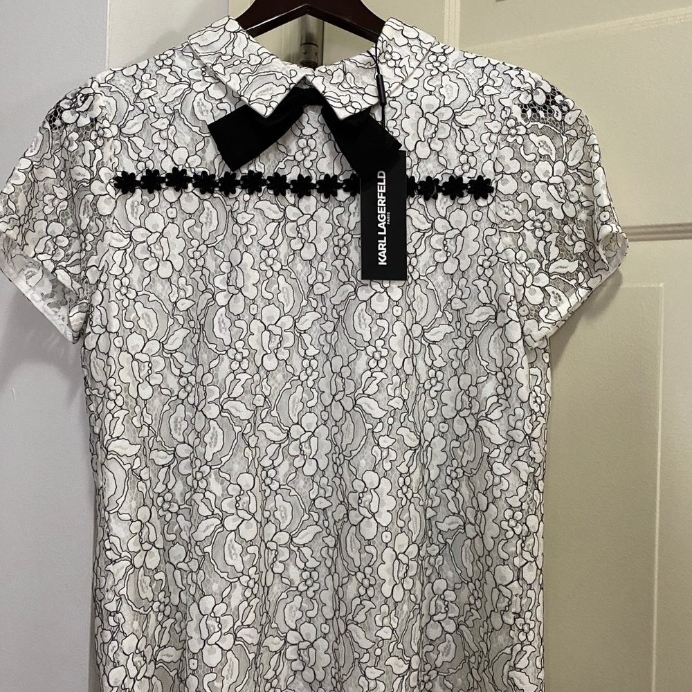 KARL LAGERFELD beautiful lace top with lining